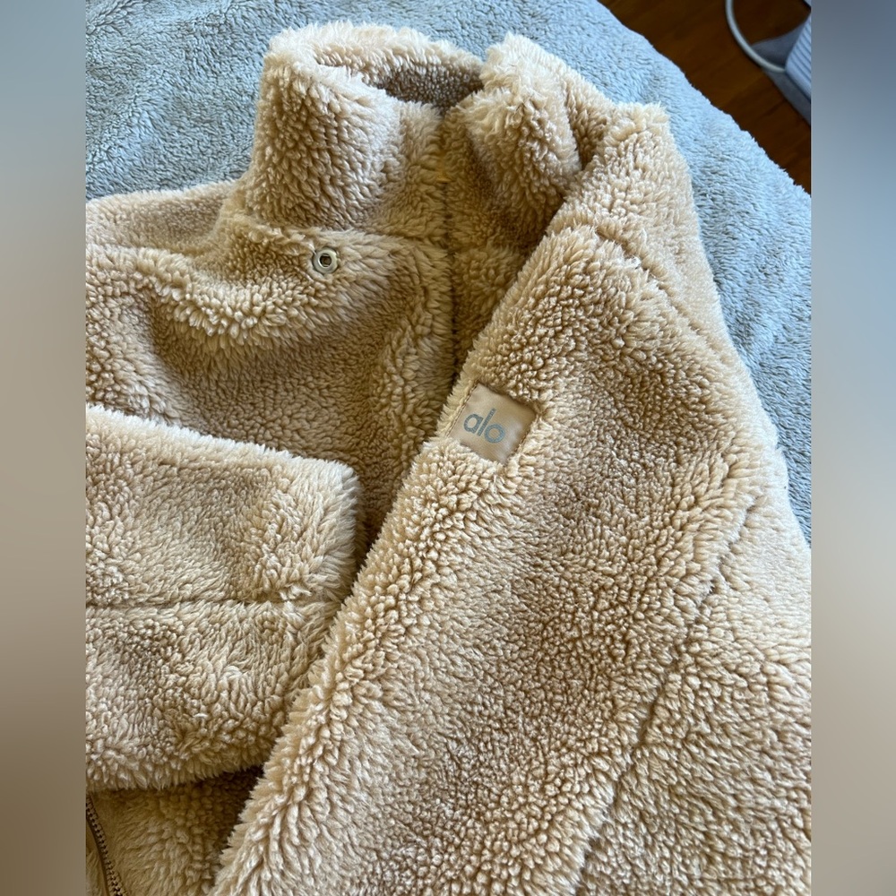 Alo Womens Foxy Sherpa Jacket Camel Small - Picture 4 of 7